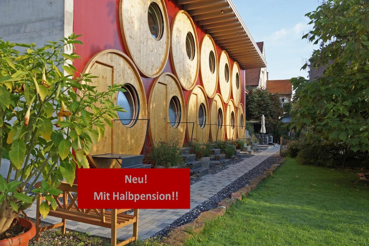 Rueedi - Weinfasshotel Trasadingen Εξωτερικό φωτογραφία